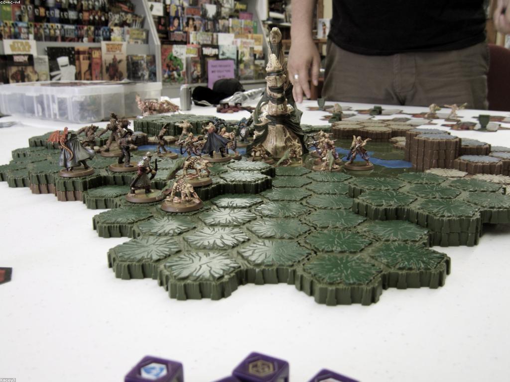 យុទ្ធសាស្ត្រលេង: ការលេងតាមការវិភាគ និងការអភិវឌ្ឍចិត្ដ